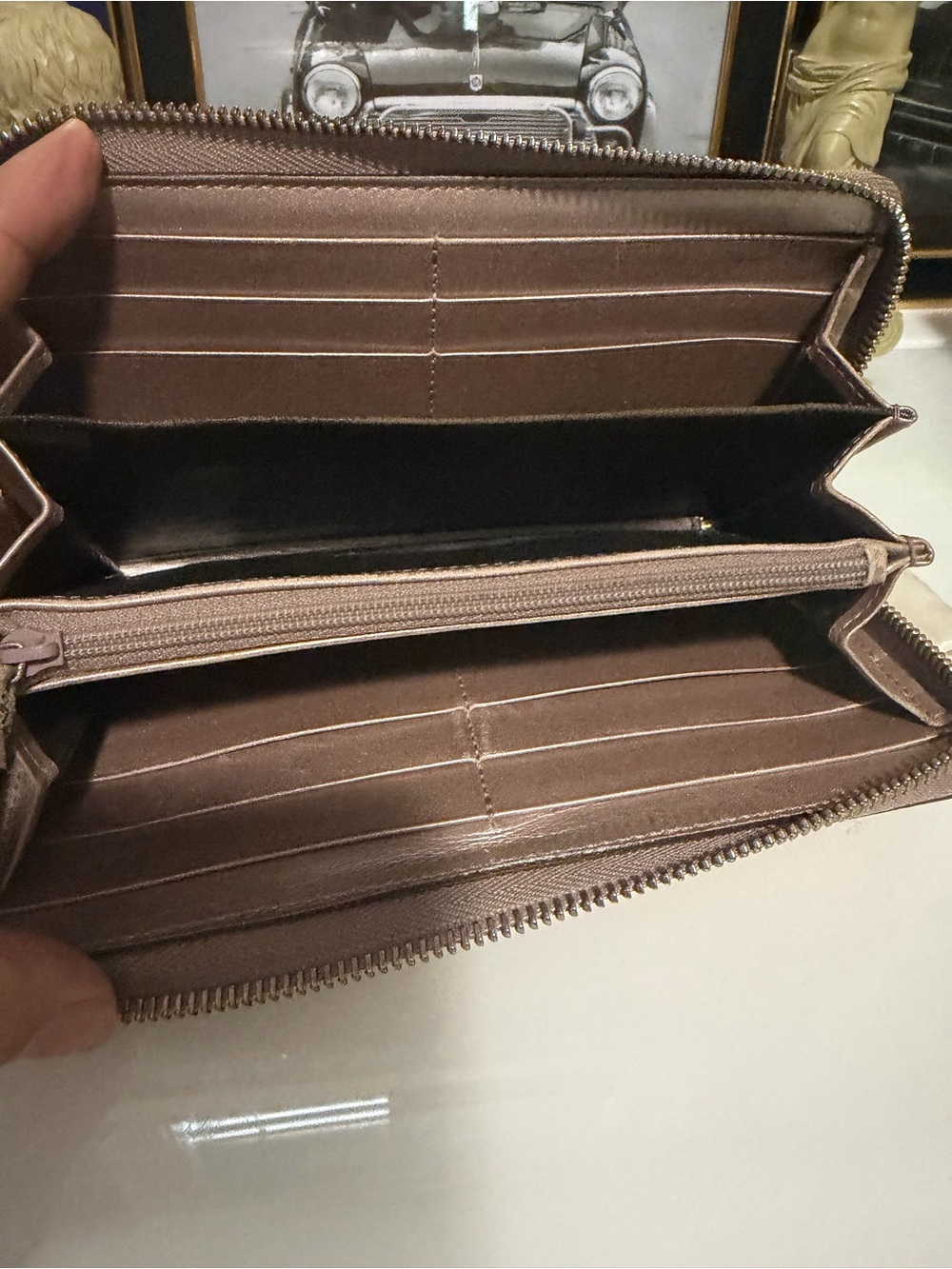 Gucci Metallic Peach GG Zip Around Wallet w/ COA - Picture 7 of 11